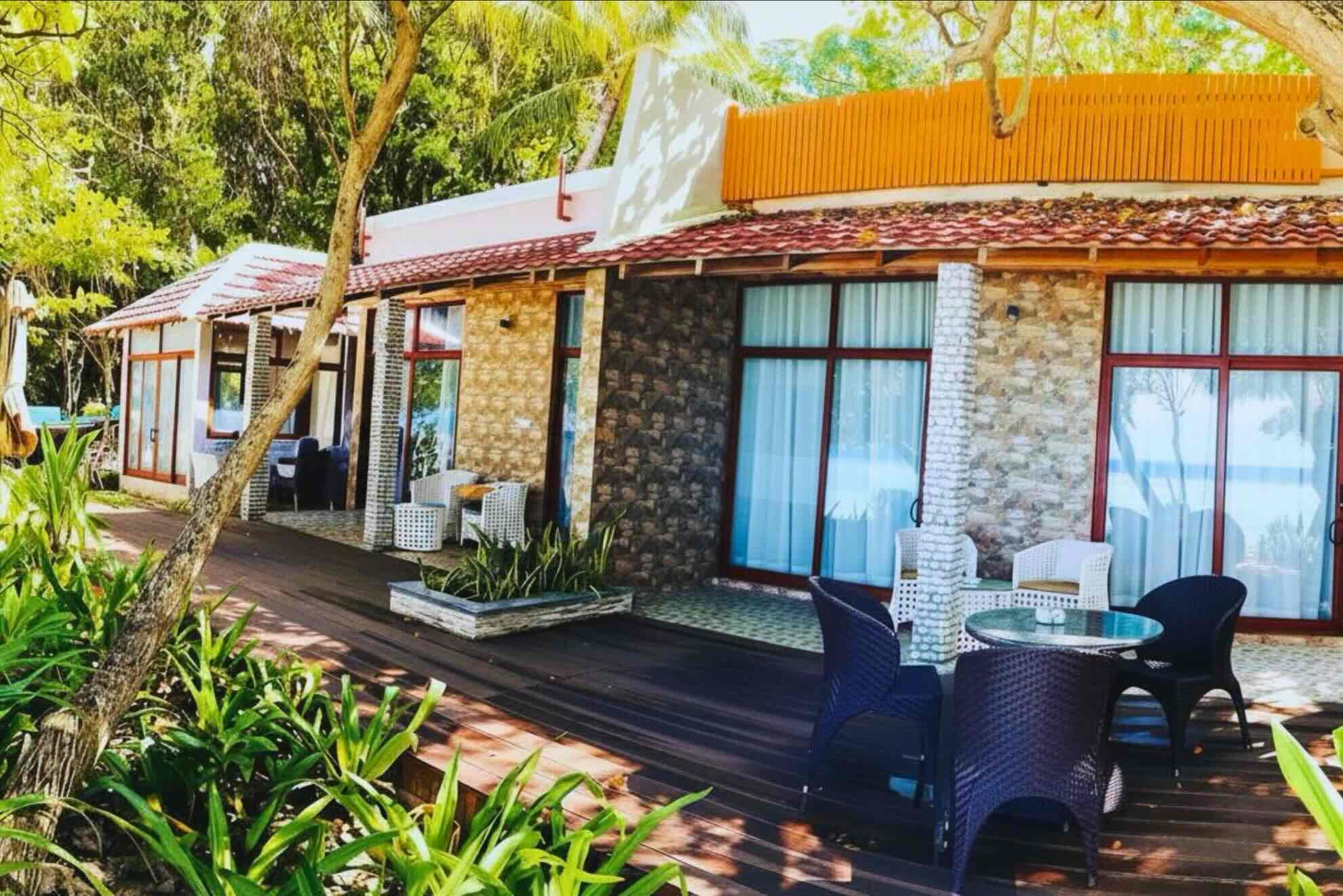 Kudafari Beach House – Außenansicht, Terrasse